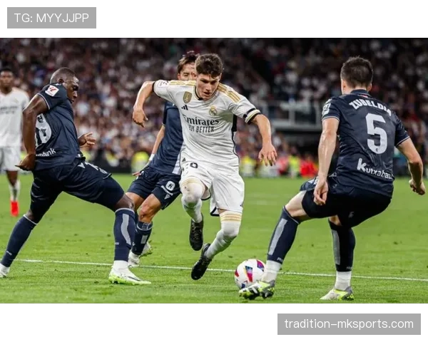 贝林厄姆获足坛传奇古利特盛赞：新星表现获高度认可