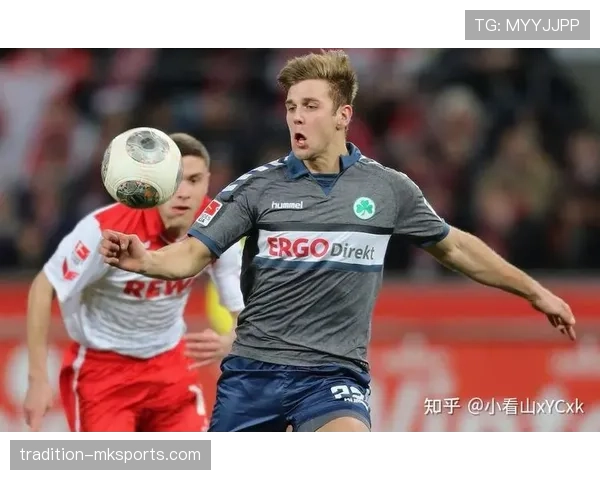 德甲豪门转会市场持续火热，新援闪耀赛场助力球队新赛季强势开局