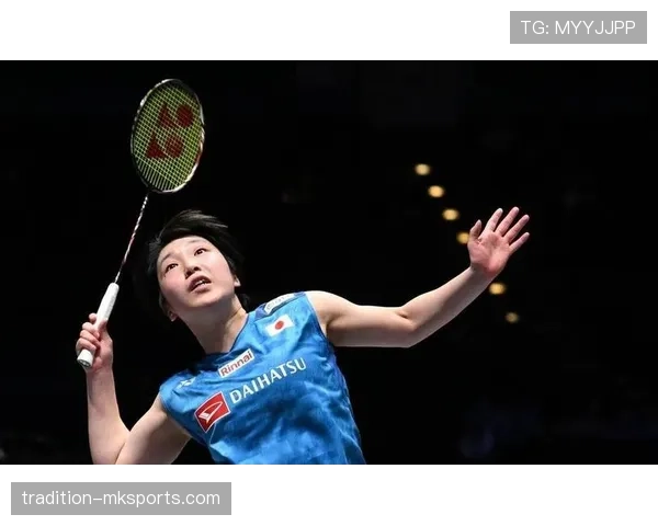 山口茜那运动员气质，一下赛场像变了个人，有点像隔壁剧组突然跑出来的女主角？